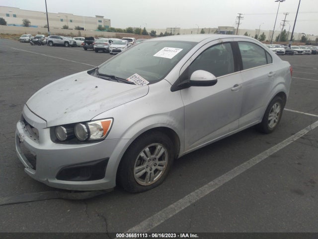 Chevrolet SONIC LT 2015 1G1JC5SH8F4172489 Image 2