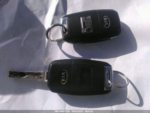KNDJN2A24E7003936 KIA Soul Base