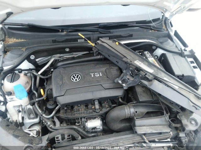 3VW5T7AJ8GM213084 Volkswagen Jetta Sedan 2.0t Gli Se