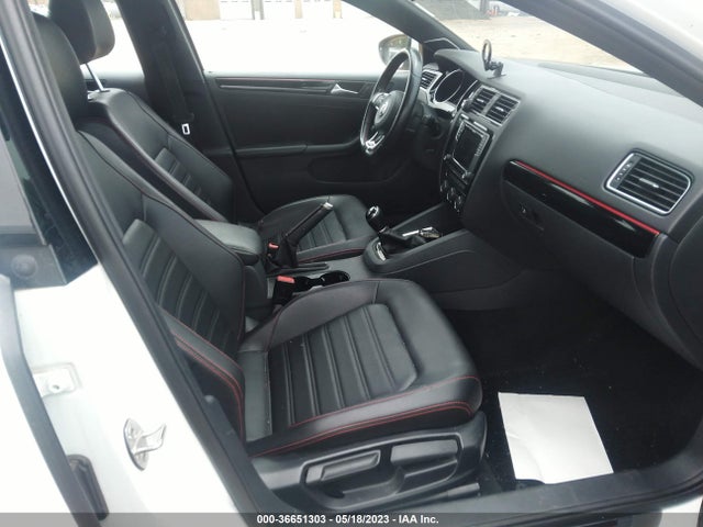 3VW5T7AJ8GM213084 Volkswagen Jetta Sedan 2.0t Gli Se