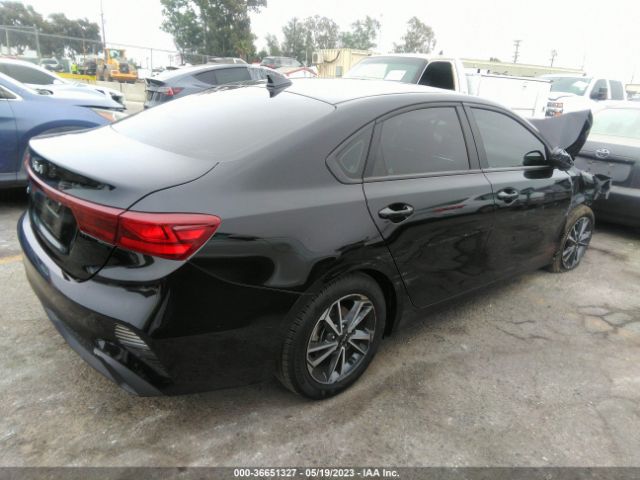 3KPF24AD0NE463879 KIA Forte Lxs