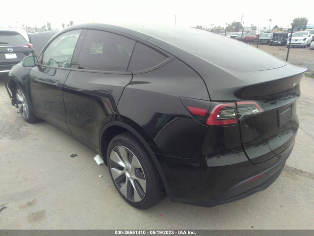 7SAYGDEE6PA088915 Tesla Model Y Long Range