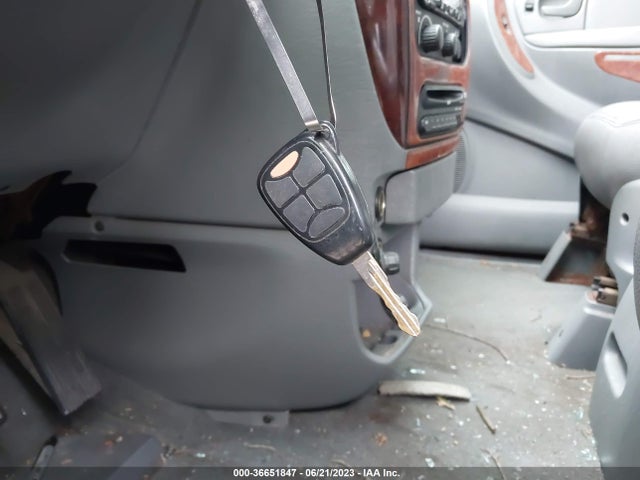 2004 CHRYSLER TOWN & COUNTRY EX VIN: 2C4GP74L84R506842