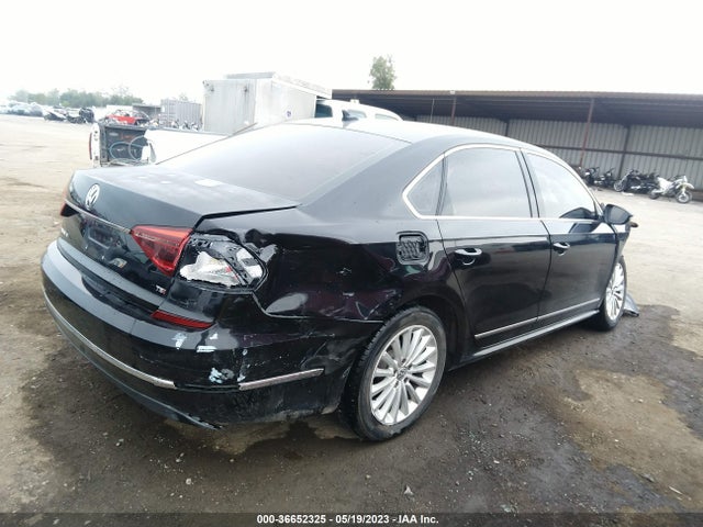 1VWBT7A31HC045537 Volkswagen Passat 1.8t Se