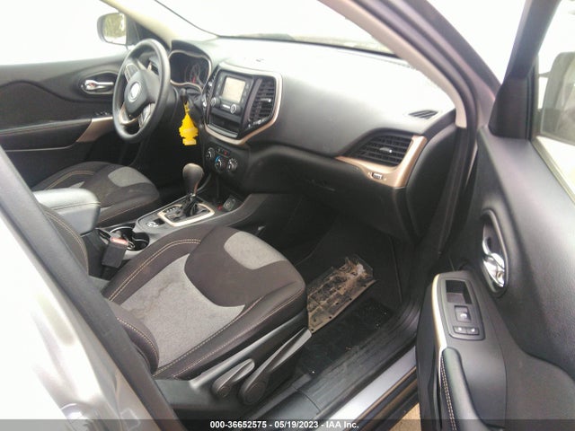 1C4PJLCB2JD523444 Jeep Cherokee Latitude