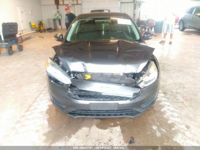 1FADP3F24GL305653 Ford FOCUS SE