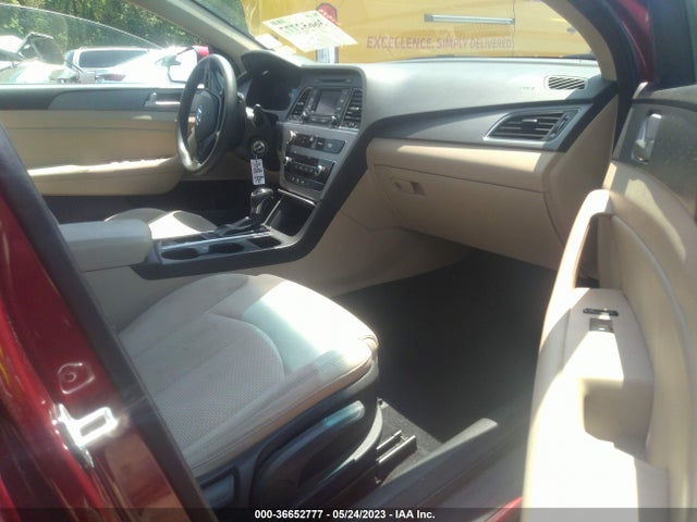 2015 HYUNDAI SONATA 2.4L SE VIN: 5NPE24AFXFH214807