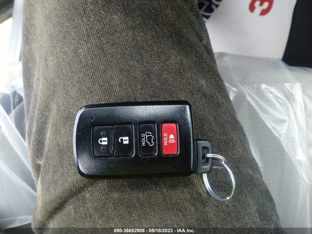 Toyota Rav4 Adventure 2018 JTMWFREV8JJ211346 Image 3