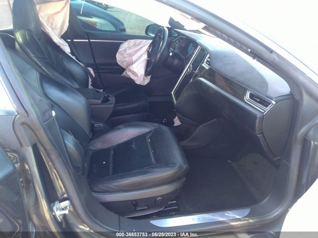 2015 TESLA MODEL S 5YJSA1H4XFF085331 Photo 4