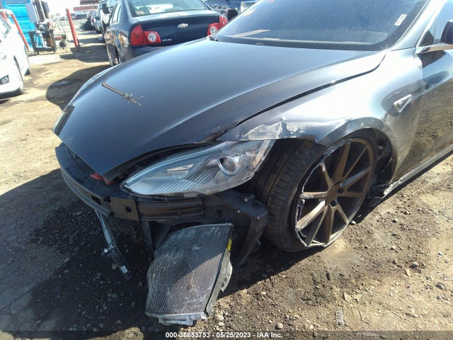 2015 TESLA MODEL S 5YJSA1H4XFF085331 Photo 5