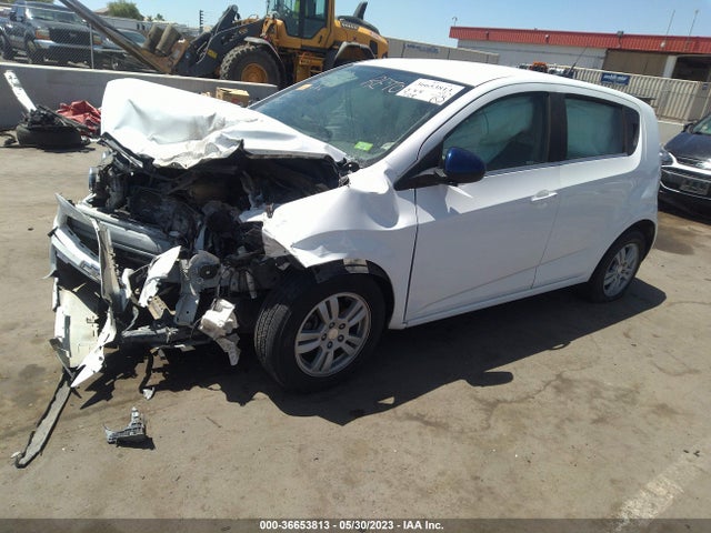 Chevrolet SONIC LT 2015 1G1JC6SH8F4144486 Image 2