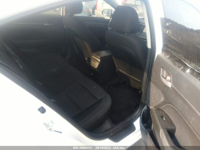 2018 HYUNDAI ELANTRA SEL VIN: 5NPD84LFXJH215178