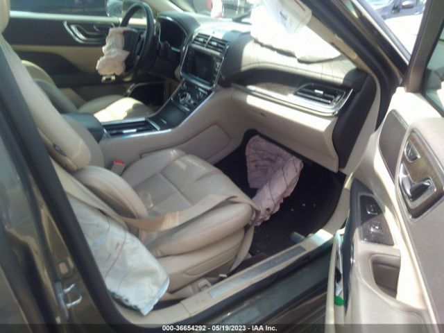 1LN6L9SKXH5609370 Lincoln Continental Select