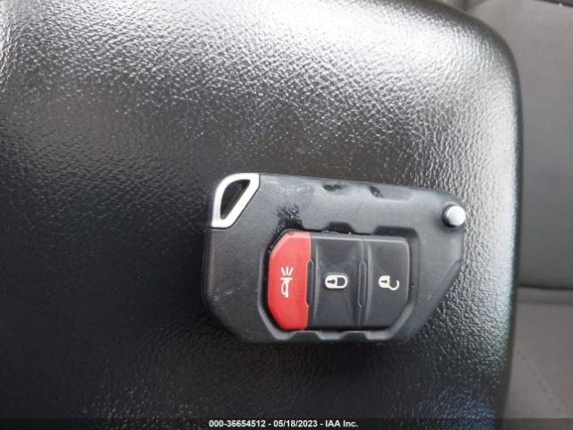 1C4HJXDGXJW320635 Jeep Wrangler Unlimited Sport S