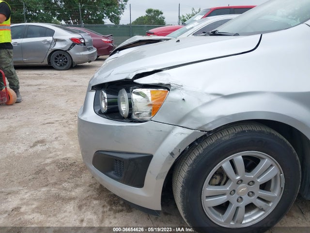 Chevrolet SONIC LT 2016 1G1JC5SH0G4164792 Image 7