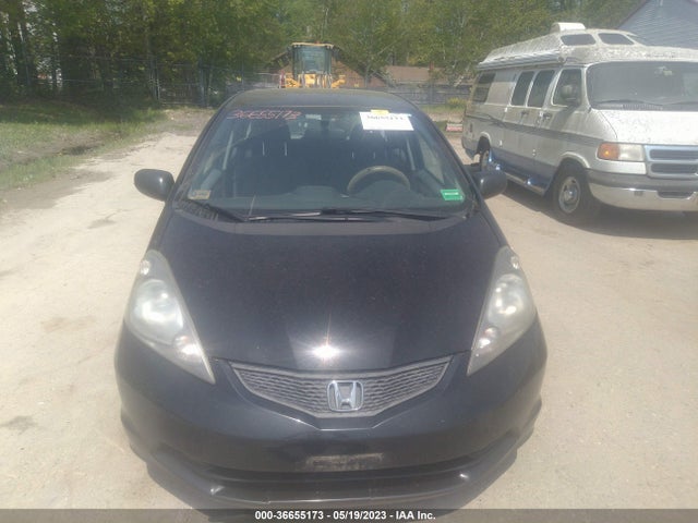 2010 HONDA FIT VIN: JHMGE8H22AC009088