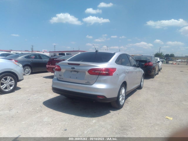 Ford FOCUS SE 2016 1FADP3F28GL246638 Image 4