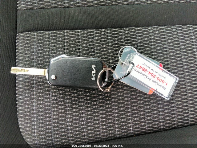 KIA SORENTO LX 2022 5XYRG4LC8NG103801 Image 3