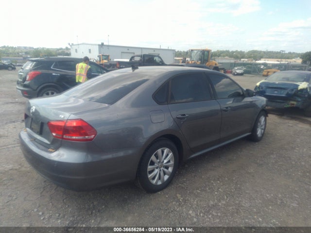 1VWAT7A30EC112698 Volkswagen Passat Wolfsburg Ed