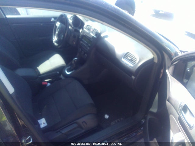 3VWPP7AJ1EM607598 Volkswagen Jetta Sportwagen S