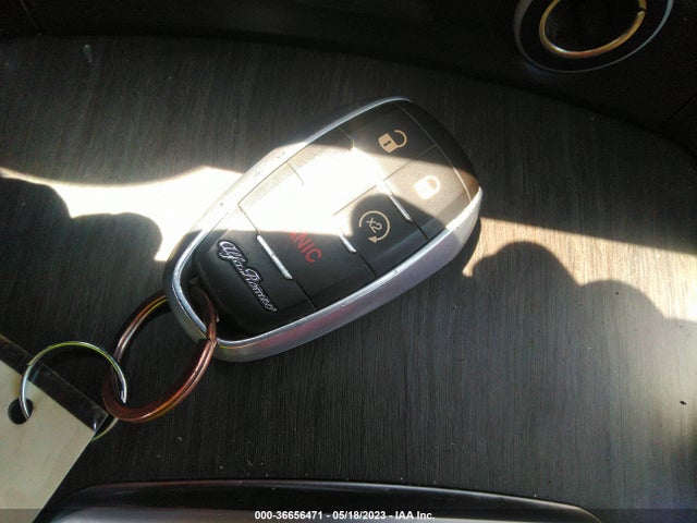 ZASFAKBN4J7B78389 Alfa Romeo STELVIO TI