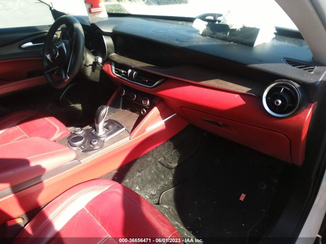 ZASFAKBN4J7B78389 Alfa Romeo STELVIO TI