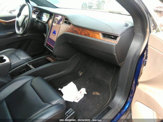 2019 Tesla Model X, VIN: 5YJXCAE27KF197095