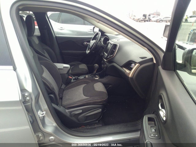 1C4PJLCB1EW323973 Jeep Cherokee Latitude