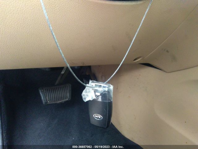 KNDMC5C15F6048058 KIA SEDONA EX