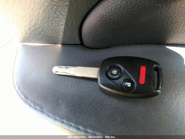 2007 HONDA PILOT EX-L VIN: 5FNYF28757B047101