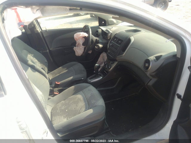 Chevrolet SONIC LS 2015 1G1JA6SH0F4206811 Image 5