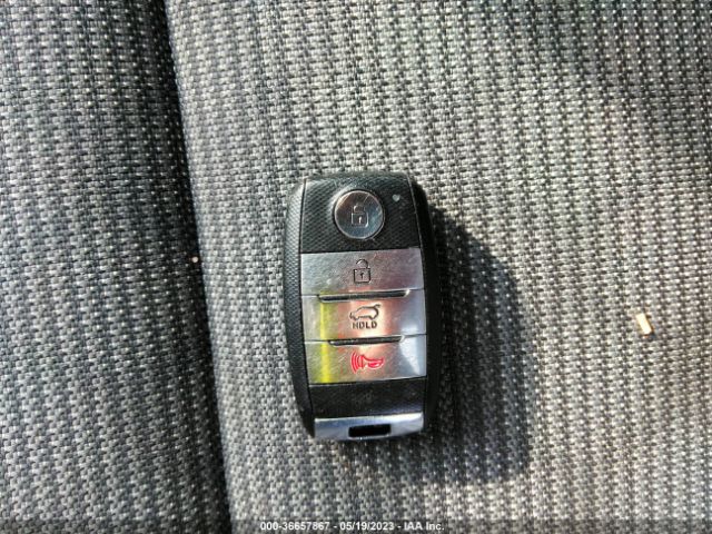KNDCB3LC4J5203492 KIA NIRO LX