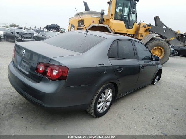 2010 VOLKSWAGEN JETTA SEDAN LIMITED VIN: 3VWRZ7AJ2AM074450