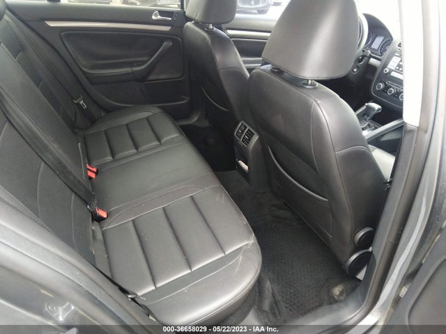 2010 VOLKSWAGEN JETTA SEDAN LIMITED VIN: 3VWRZ7AJ2AM074450