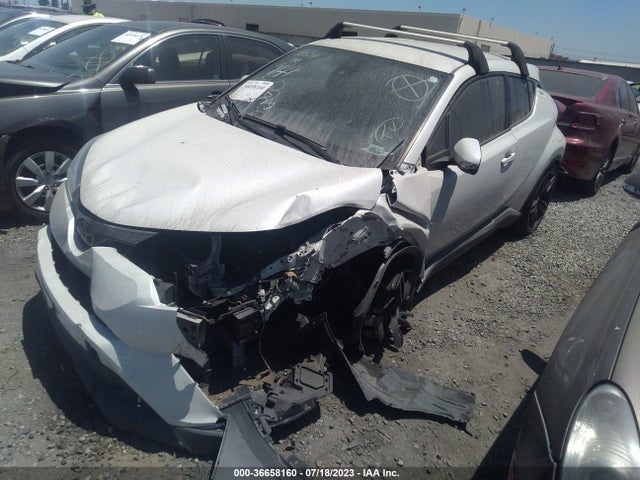 Toyota C-HR XLE 2018 JTNKHMBX4J1002876 Image 2