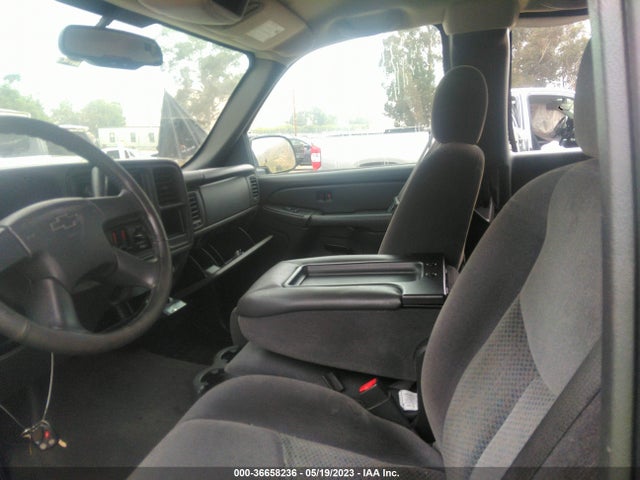 2005 CHEVROLET SILVERADO 1500 LS VIN: 2GCEC19V751216179