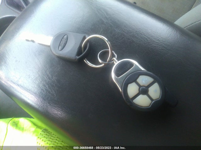 2007 FORD ESCAPE XLT VIN: 1FMCU93Z17KA21983