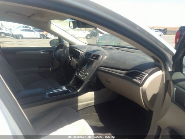 3FA6P0LU1KR222124 Ford Fusion Hybrid Se