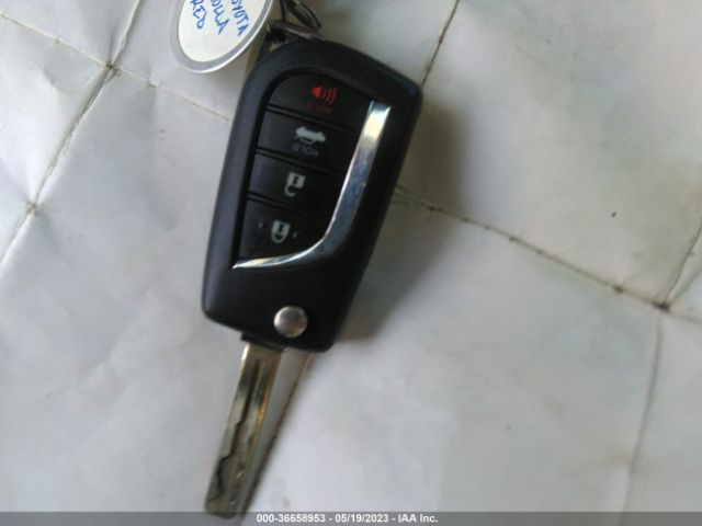 5YFEPRAE9LP052642 Toyota COROLLA LE