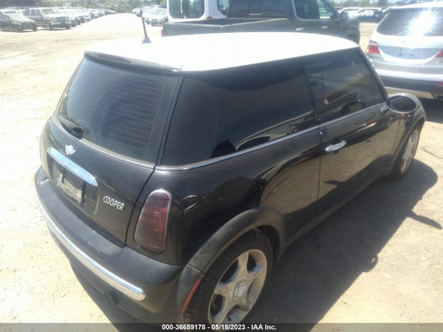 2004 MINI COOPER HARDTOP VIN: WMWRC33424TC54327