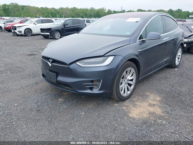 Tesla Model X 75d/100d/p100d 2018 5YJXCAE26JF139381 Image 2