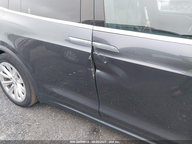 Tesla Model X 75d/100d/p100d 2018 5YJXCAE26JF139381 Image 7