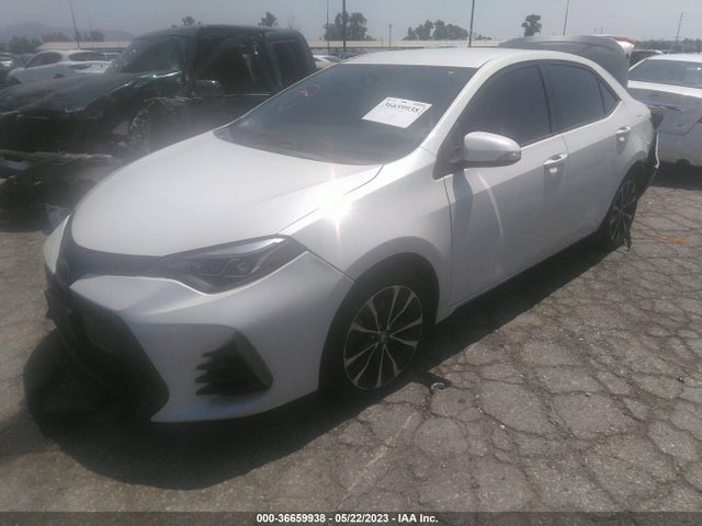 Toyota COROLLA SE 2018 5YFBURHE0JP819776 Image 2