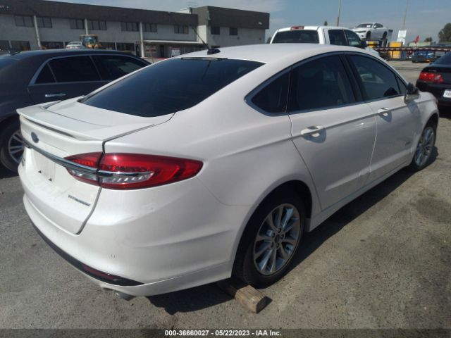 3FA6P0SU6HR242136 Ford Fusion Energi Titanium/platinum