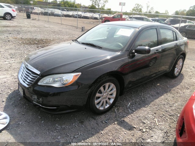 Chrysler 200 LX 2014 1C3CCBAB4EN231143 Image 2
