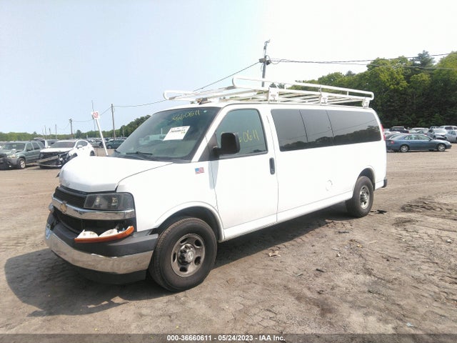 Chevrolet Express Passenger Lt 2017 1GAZGPFG8H1333450 Image 2