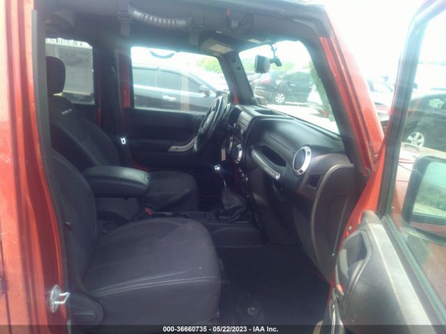 1C4BJWFG2EL301243 Jeep Wrangler Unlimited Rubicon