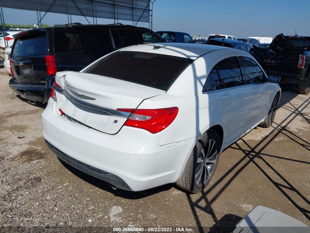 1C3CCBBG2EN152449 Chrysler 200 Touring