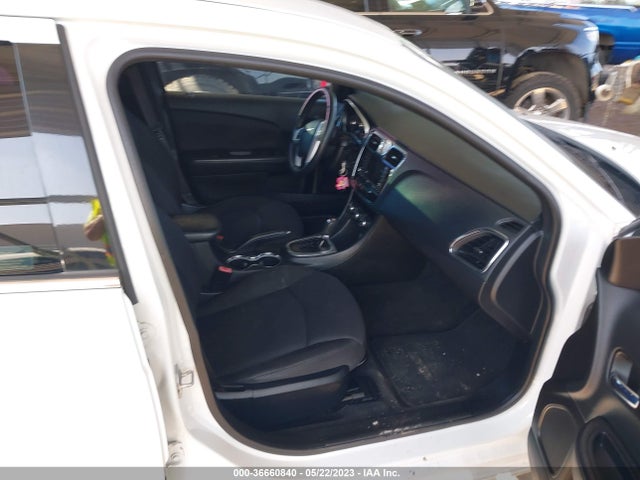 1C3CCBBG2EN152449 Chrysler 200 Touring