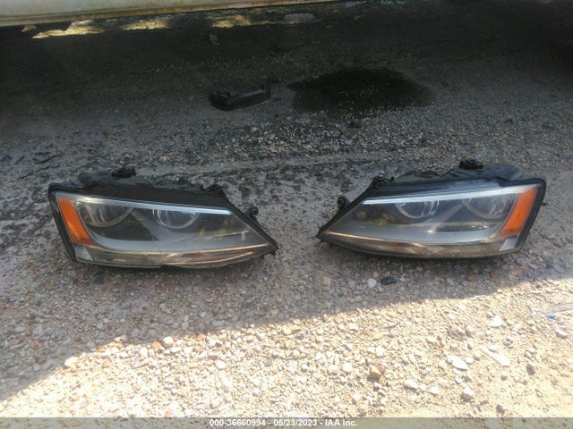3VWD17AJ5EM238958 Volkswagen Jetta Sedan Se